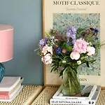 In Pastel Colors With Courtyard Oasis شقة