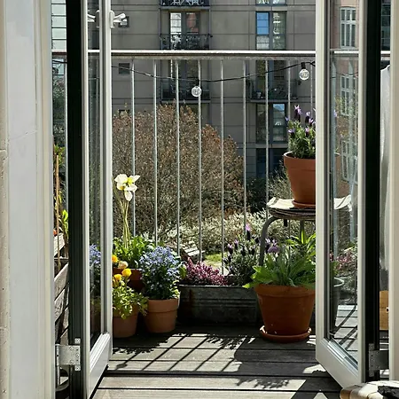 Διαμέρισμα In Pastel Colors With Courtyard Oasis *
